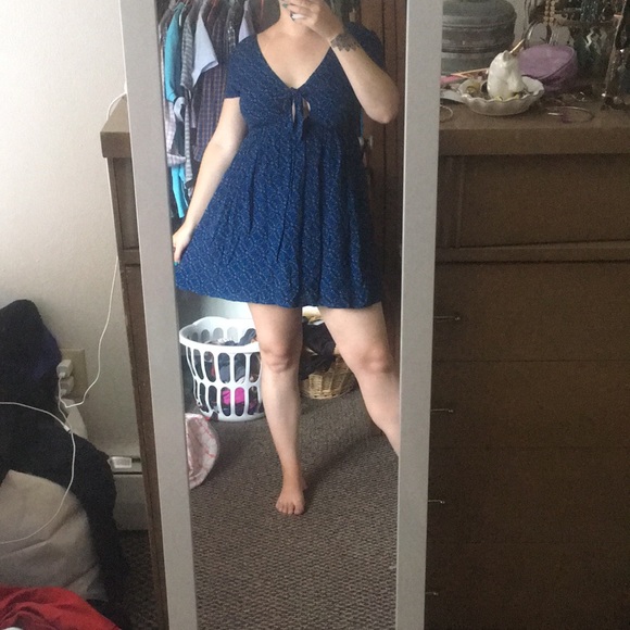 Forever 21 Dresses & Skirts - 🌟Patterned pee a boo dress🌟